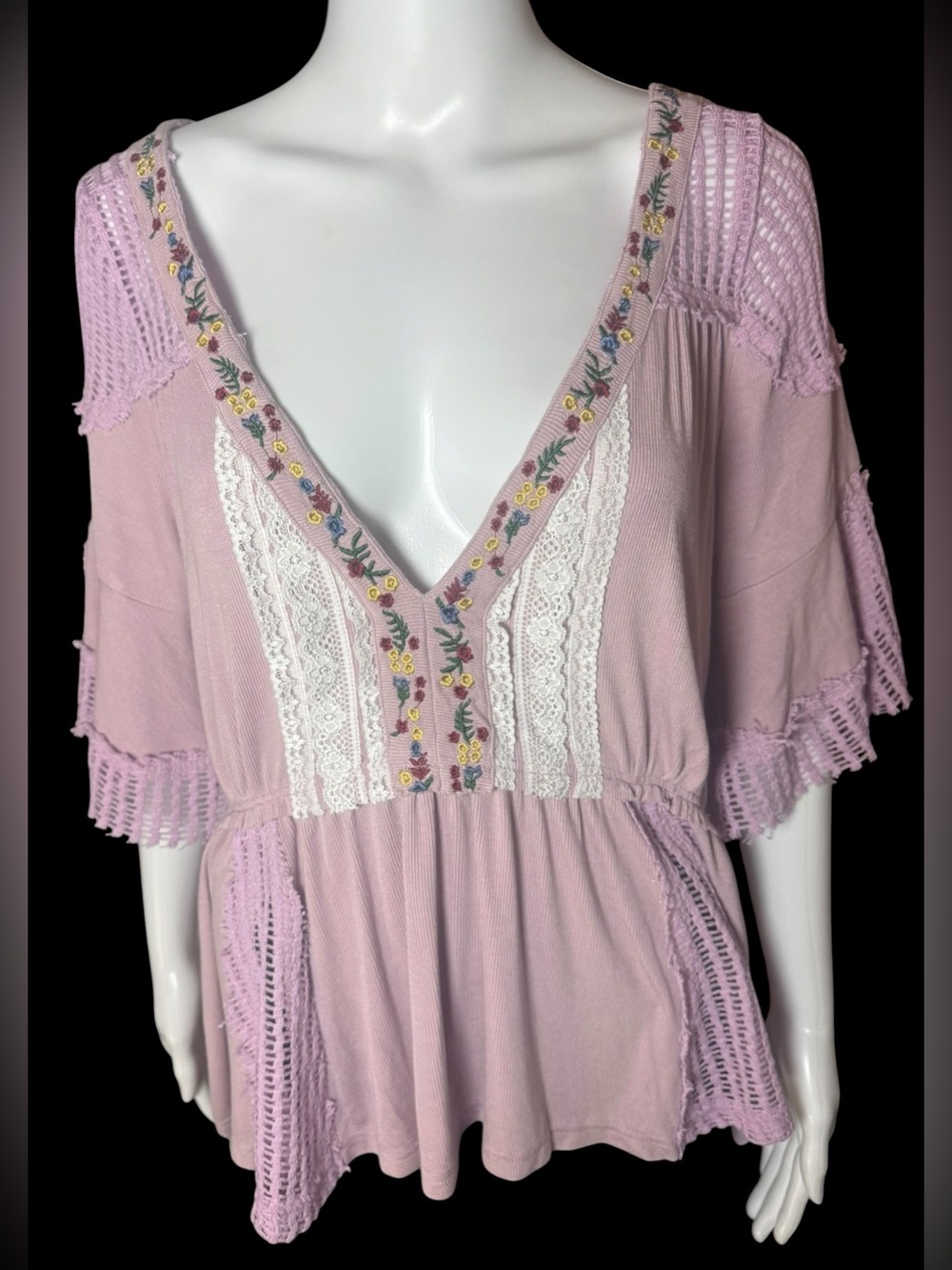POL Mauve Floral Embroidered Crochet Lace Boho Top Size Small